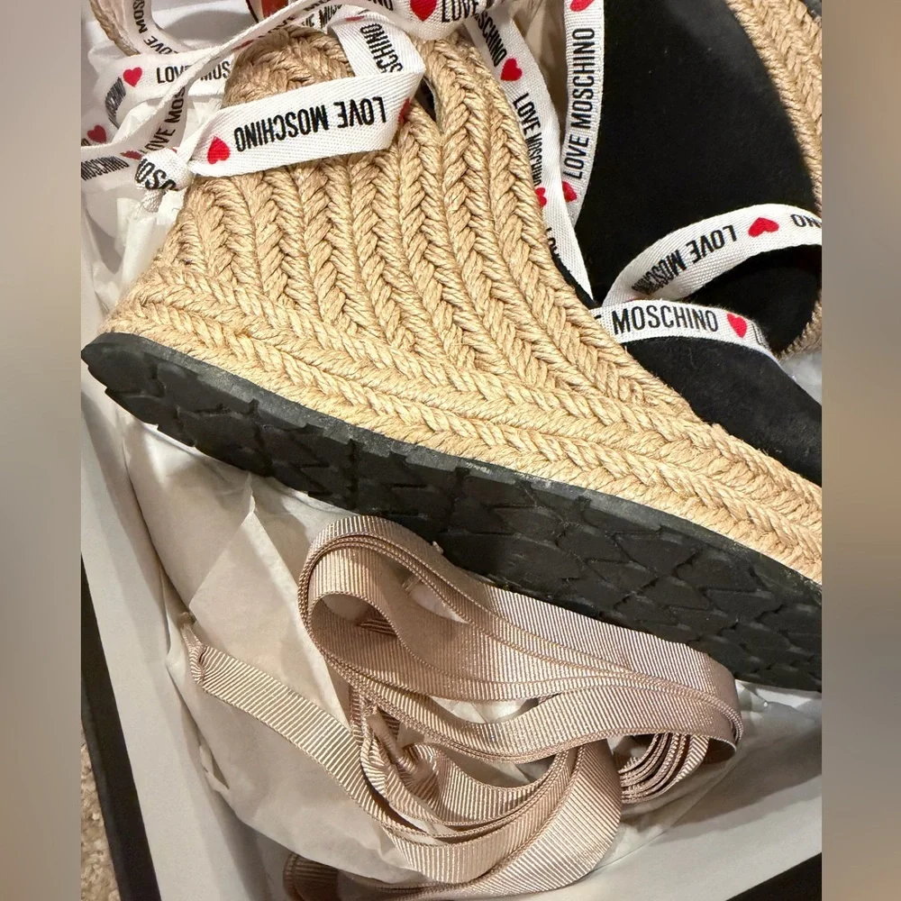 Love Moschino wedges